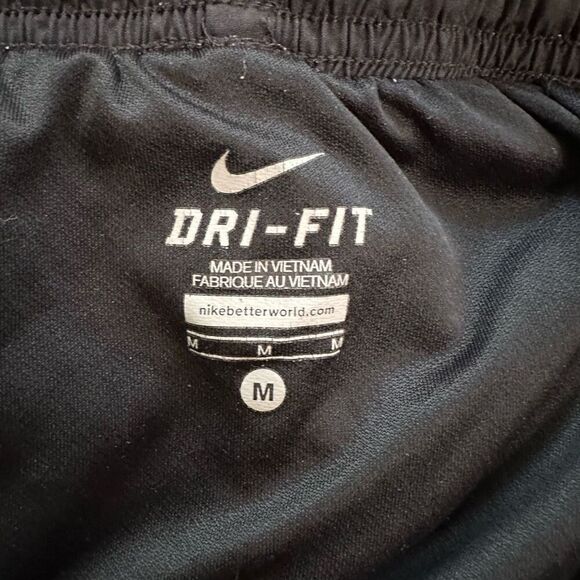 Nike Dri Fit black short size medium - Picture 5 of 5